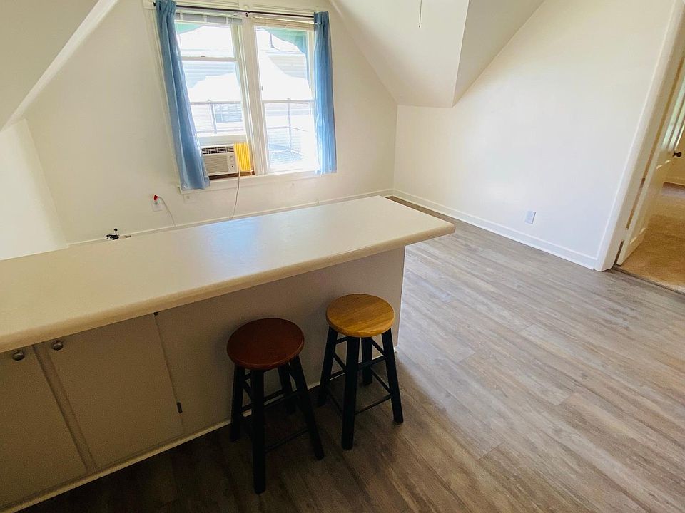 215 Fairchild St Iowa City, IA, 52245 Apartments for Rent Zillow