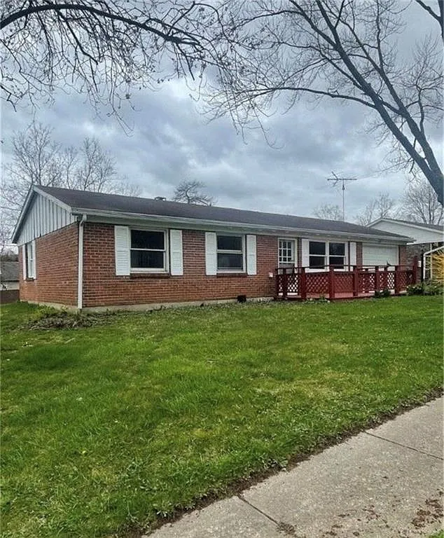 3 bed, 1.0 bath, 925 sqft, $1,595 — Photo 1