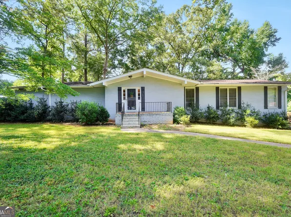 1327 Lakeshore Dr, Griffin, GA 30224