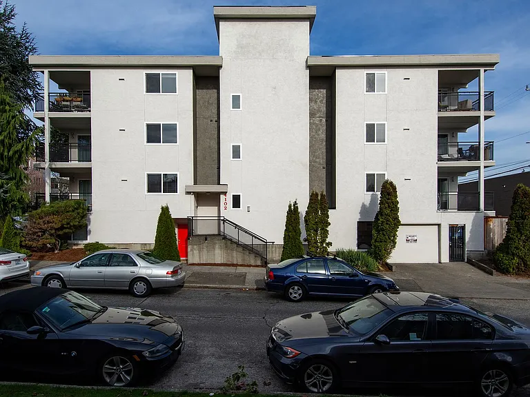 Rose Alice Apartments — Photo 18