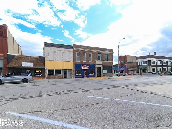 3rd image of 105 E Main St