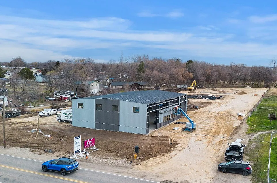 Building Photo - 74 N Happy Valley Rd #101