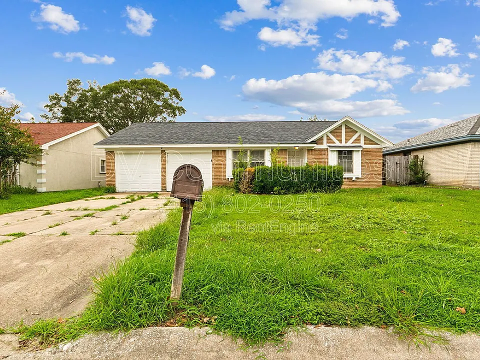 700 Meadowglen Dr