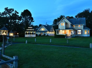 10 Beach St E, Waterford, CT 06385