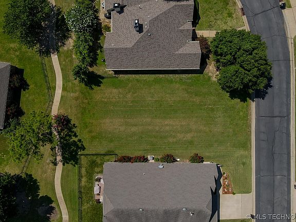 2nd image of 3905 N Pine Ave W