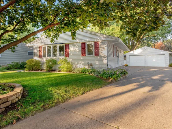 821 21st Ave N, South Saint Paul, MN 55075