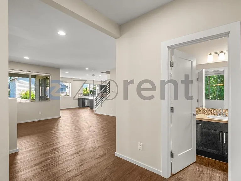 10604 SE 187th Pl — Photo 3