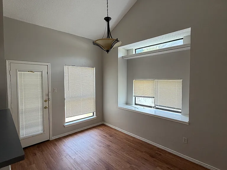 4122 Cochise Dr — Photo 6