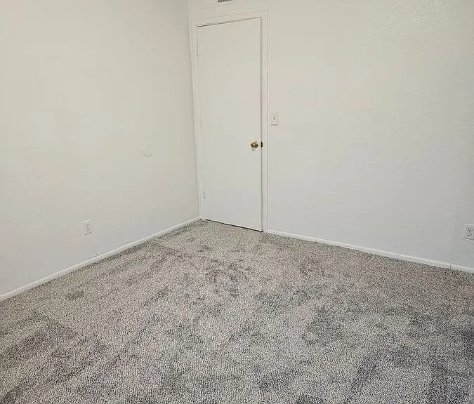 111 N Phyllis #202 — Photo 9