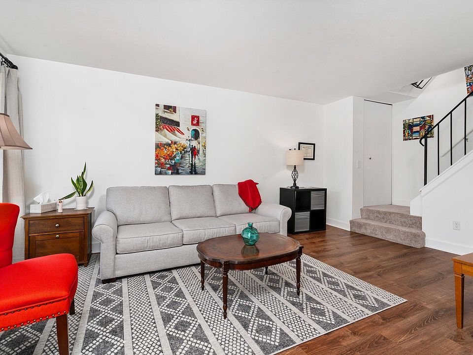 1st image of 3042 Roundtree Blvd