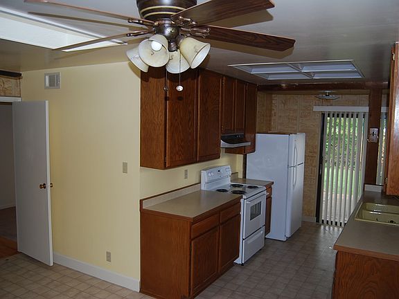 2nd image of 1941 Sequoia Dr