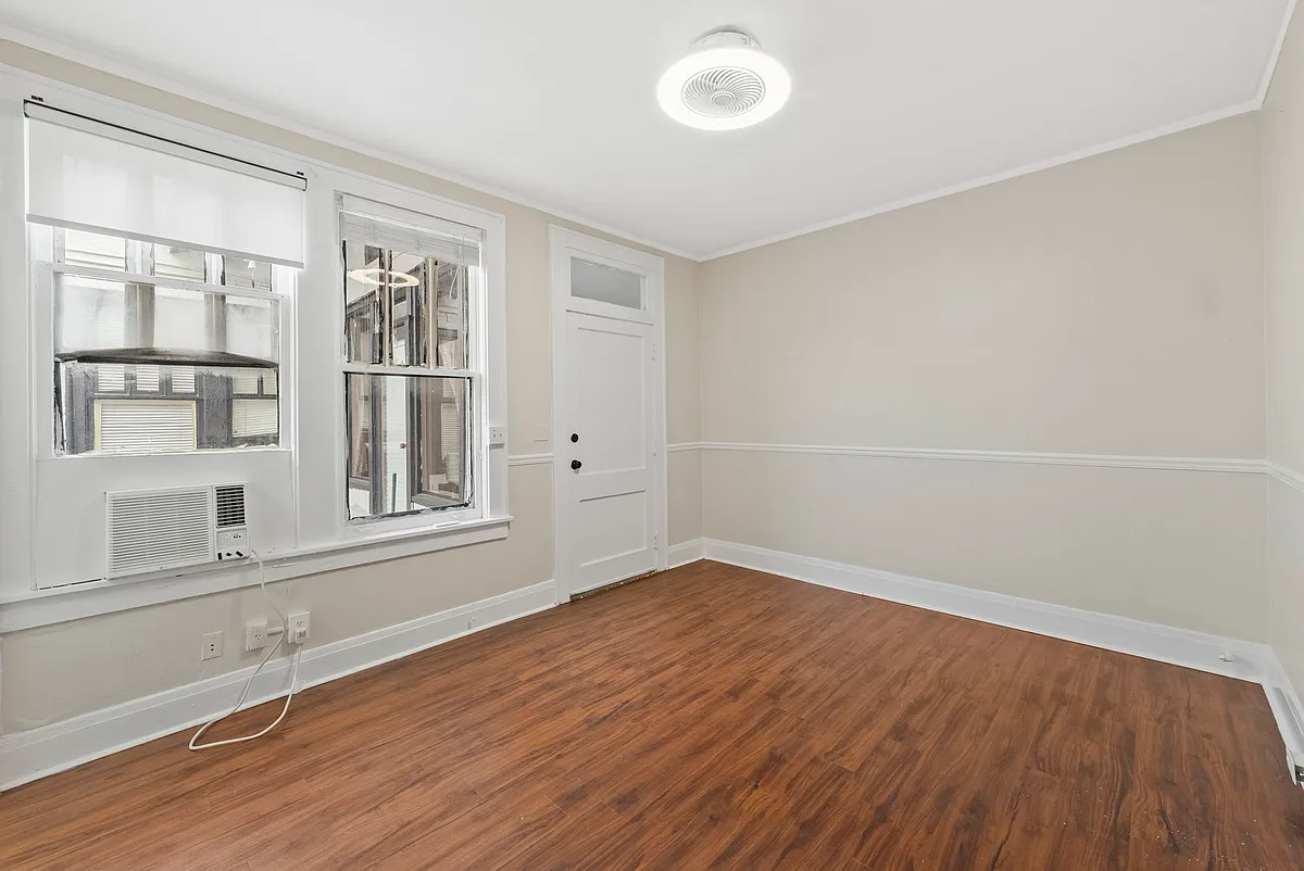 Building Photo - 4713 N Florida Ave #C