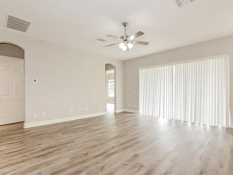 1174 Green Vista Cir — Photo 3