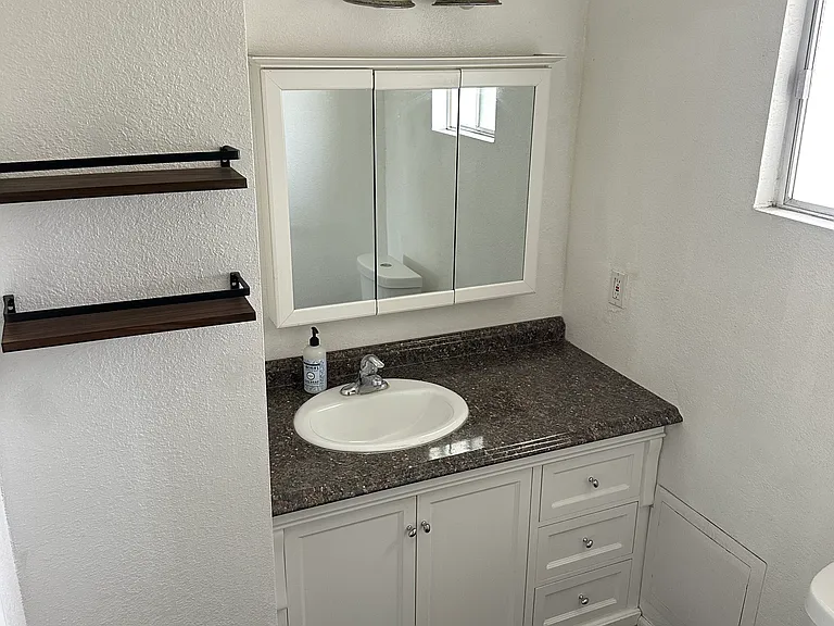 428 Newport Ave — Photo 7