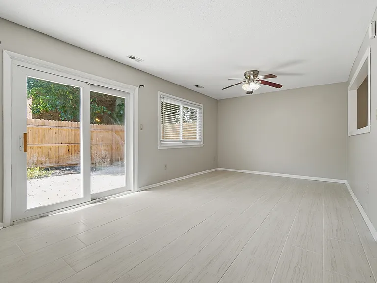 125 Tower Dr #1 — Photo 14