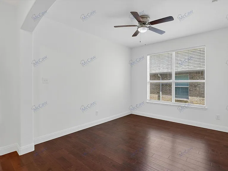 2405 Loreto Dr — Photo 9