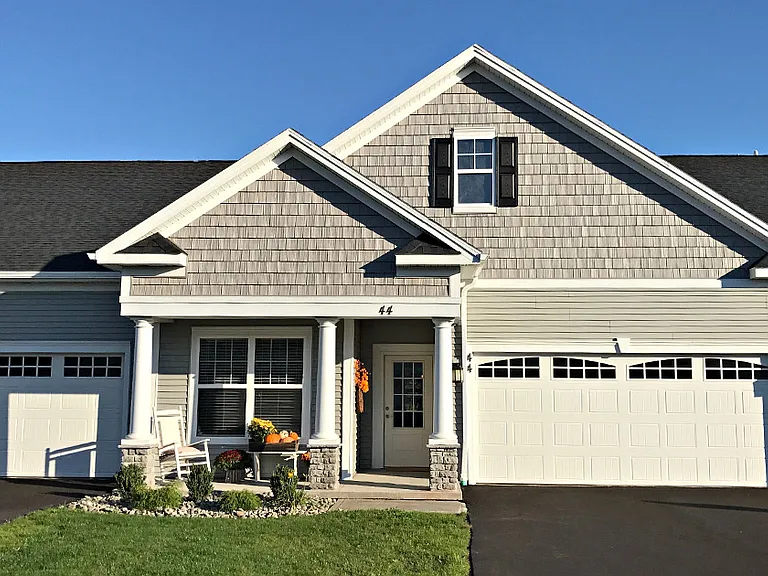 Ranch Townhome, Middle Unit