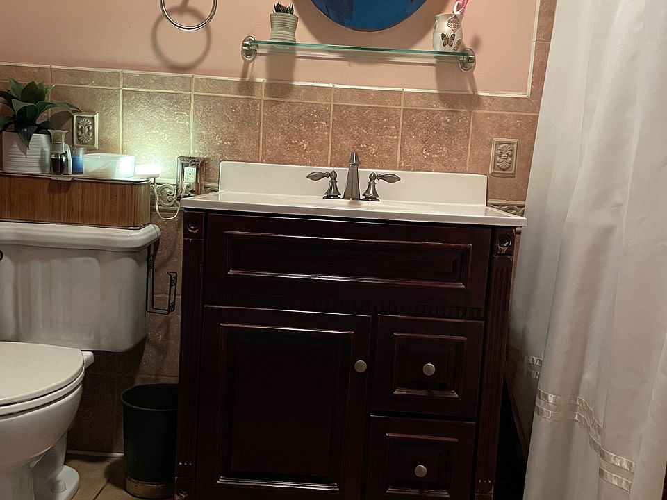 2nd image of 263 49th St #2