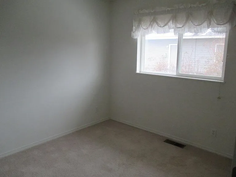 141 Greenbriar Dr — Photo 10