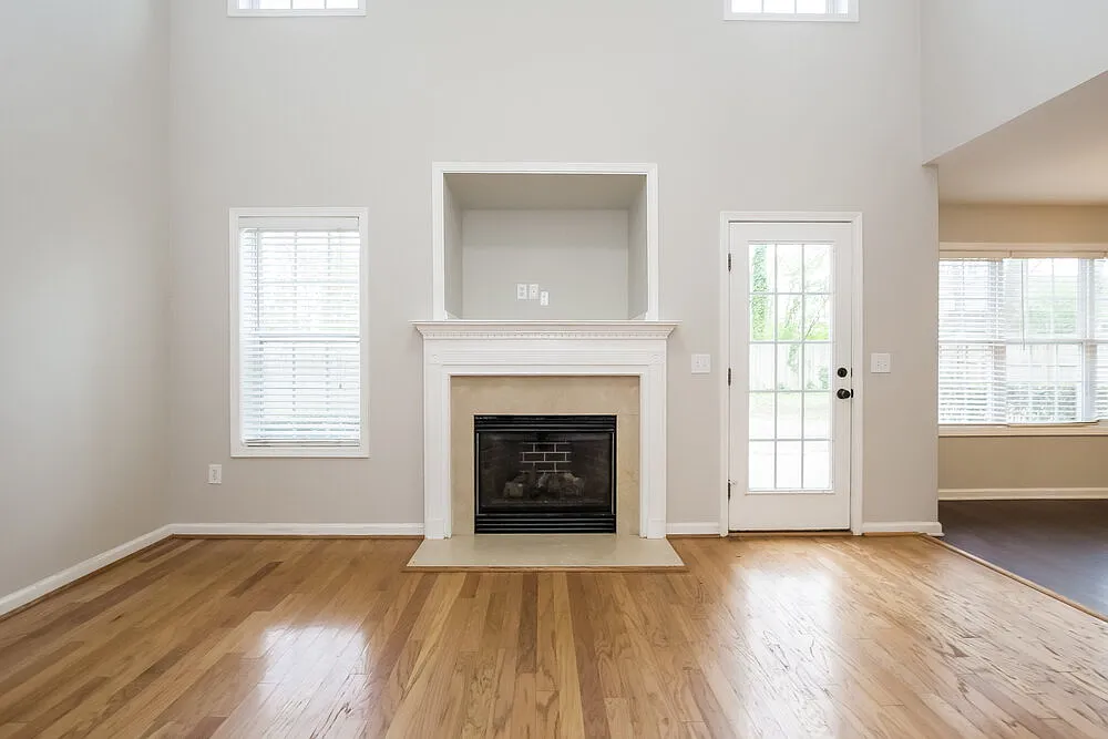 4 bed, 3.0 bath, 2328 sqft, $2,525 — Photo 4