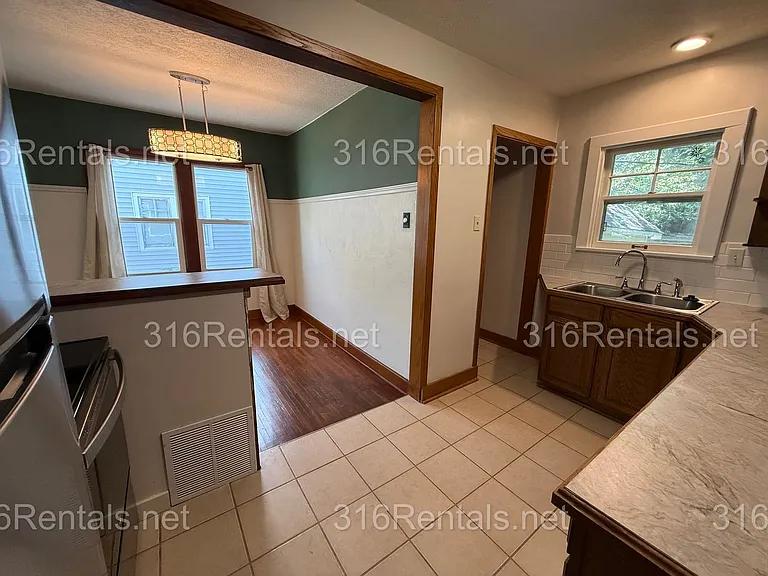 711 S Spruce St — Photo 10