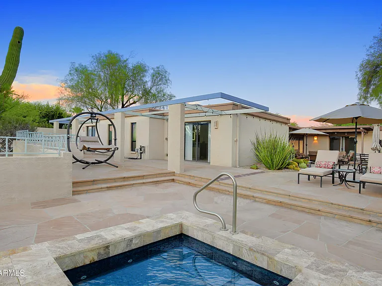 1049 N Boulder Dr — Photo 45