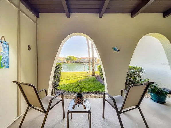 552 Plaza Seville Ct APT 97, Treasure Island, FL 33706