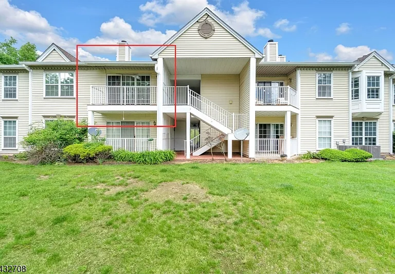 93 Caitlin Ct — Photo 19