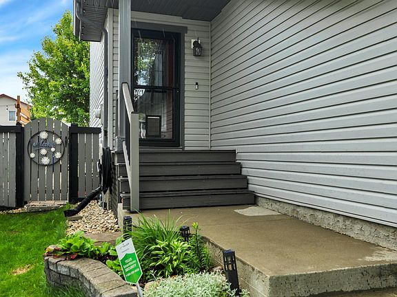 4th image of 78 Birchmont Cres