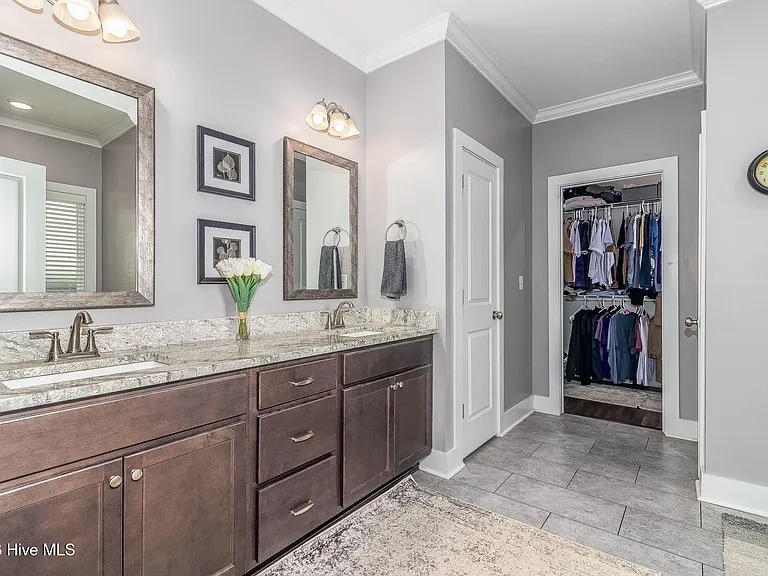 2630 Laurens St — Photo 28