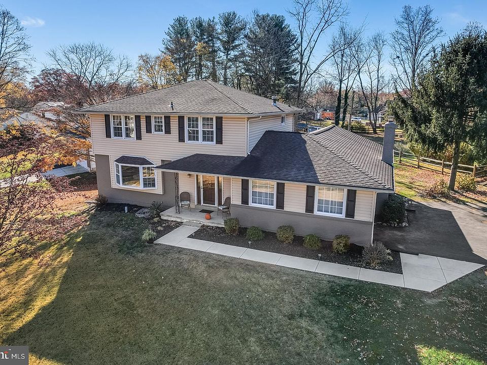 1st image of 2 Marklyn Ct