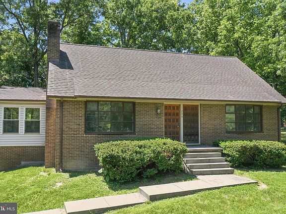 2nd image of 206 Dogwood Rd