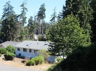 460 E Bluff Dr, Pt Angeles, WA 98362