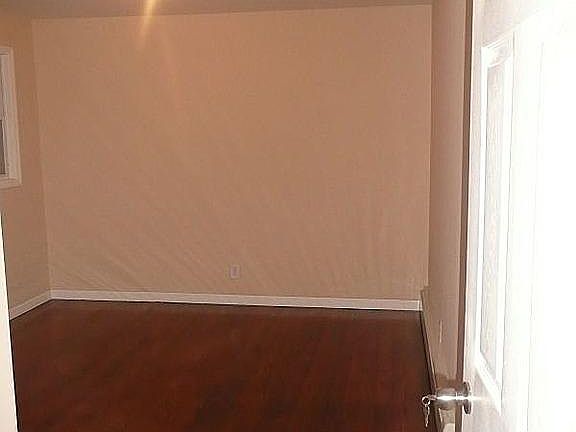 3rd image of 68 Kenilworth Pl