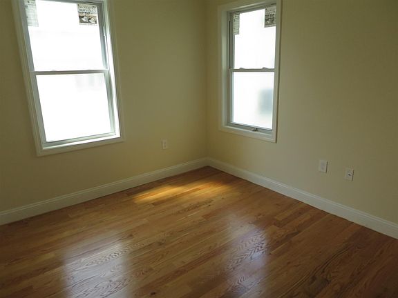 4th image of 142-144 Holland St #2