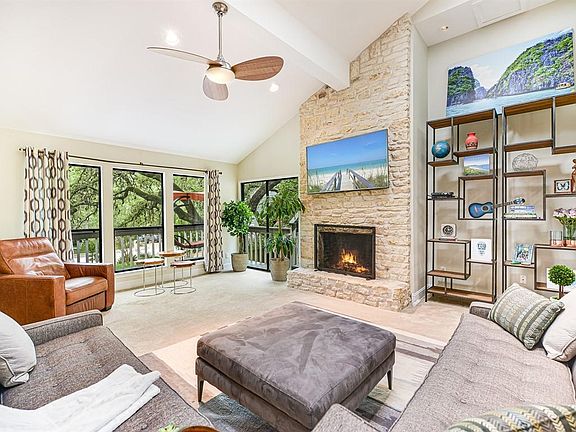 Entertainment/Family room