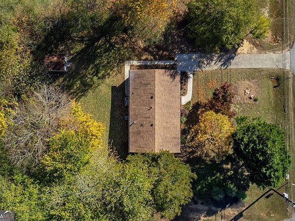 4th image of 511 Lee Byrd Rd