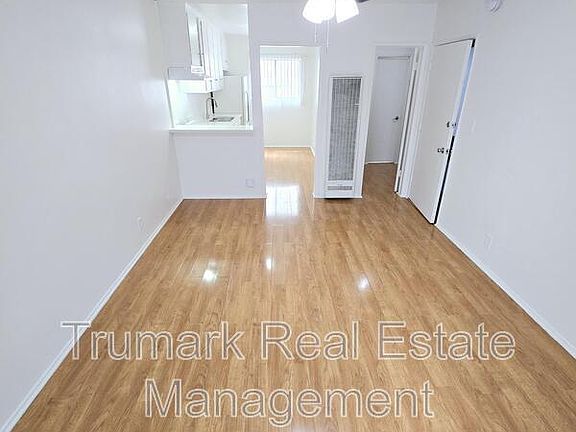 5th image of 337 E Tujunga Ave Unit C