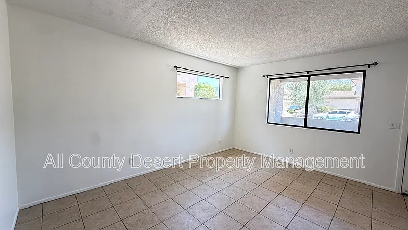 3 bed, 2.0 bath, 1200 sqft, $1,995 — Photo 4