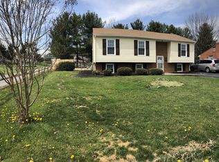 3671 Chaparral Dr, Roanoke, VA 24018