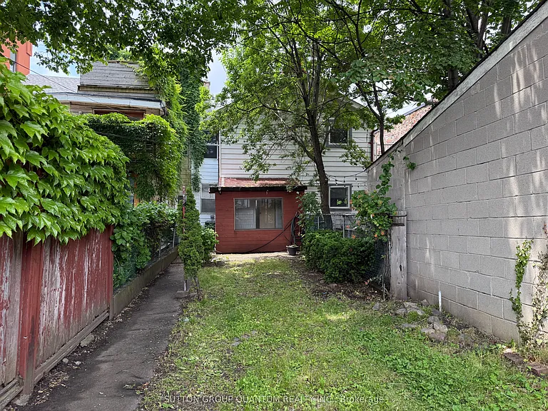 7 Casimir St — Photo 13