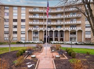 3400 Wooster Rd APT 215, Rocky River, OH