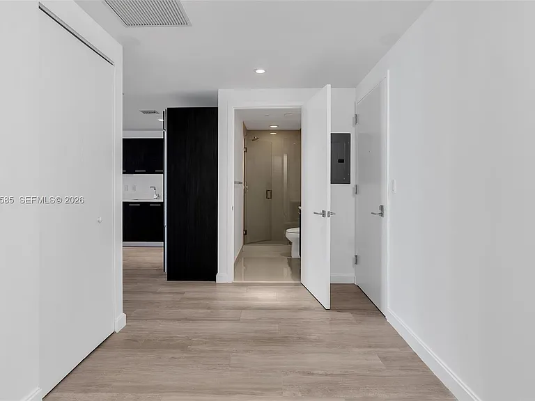 45 SW 9th St #3502 — Photo 28