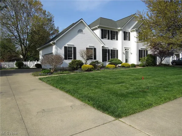 151 Charles Ave, Amherst, OH 44001