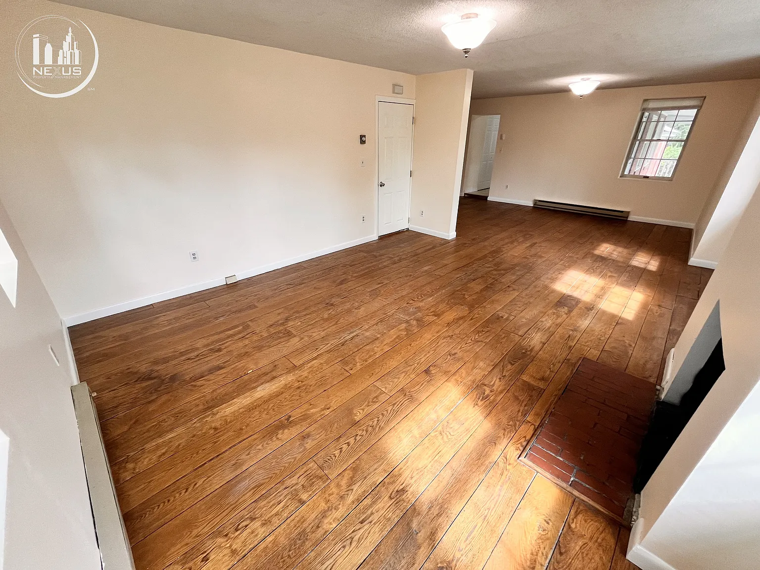 2 bed, 1980 sqft, $1,999 — Photo 2