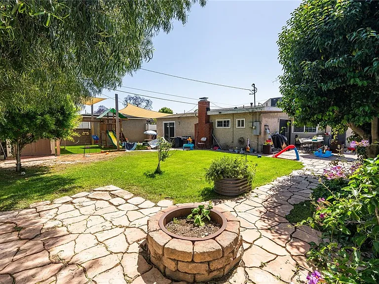 2358 Snowden Ave — Photo 33