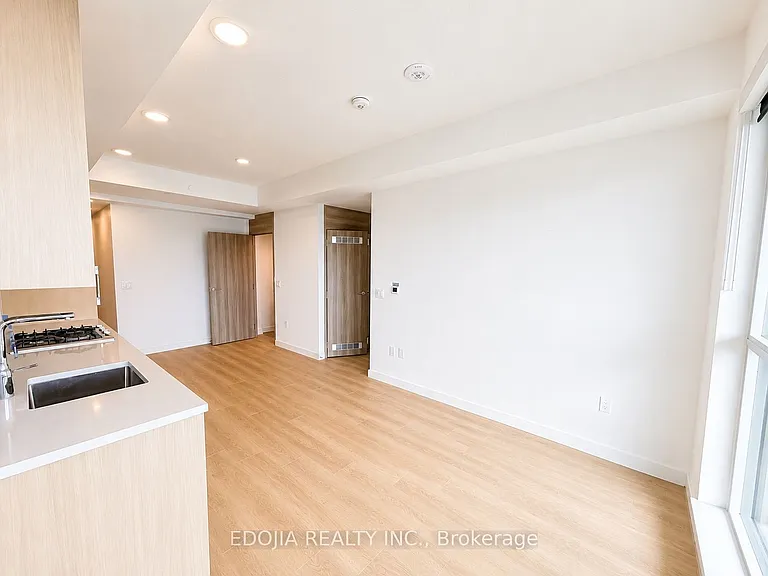 18 Esther Shiner Blvd #1815 — Photo 2