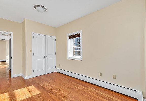 5th image of 1201 Jackson Ave APT 4D