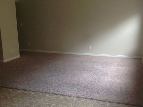 3rd image of 1322 N Willow Way