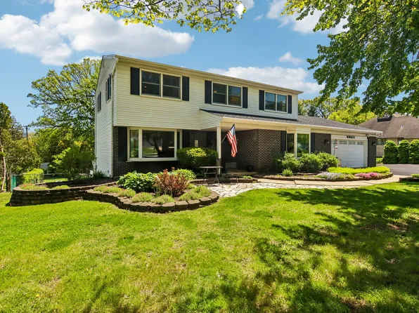 6N013 Acacia Ln, Medinah, IL 60157